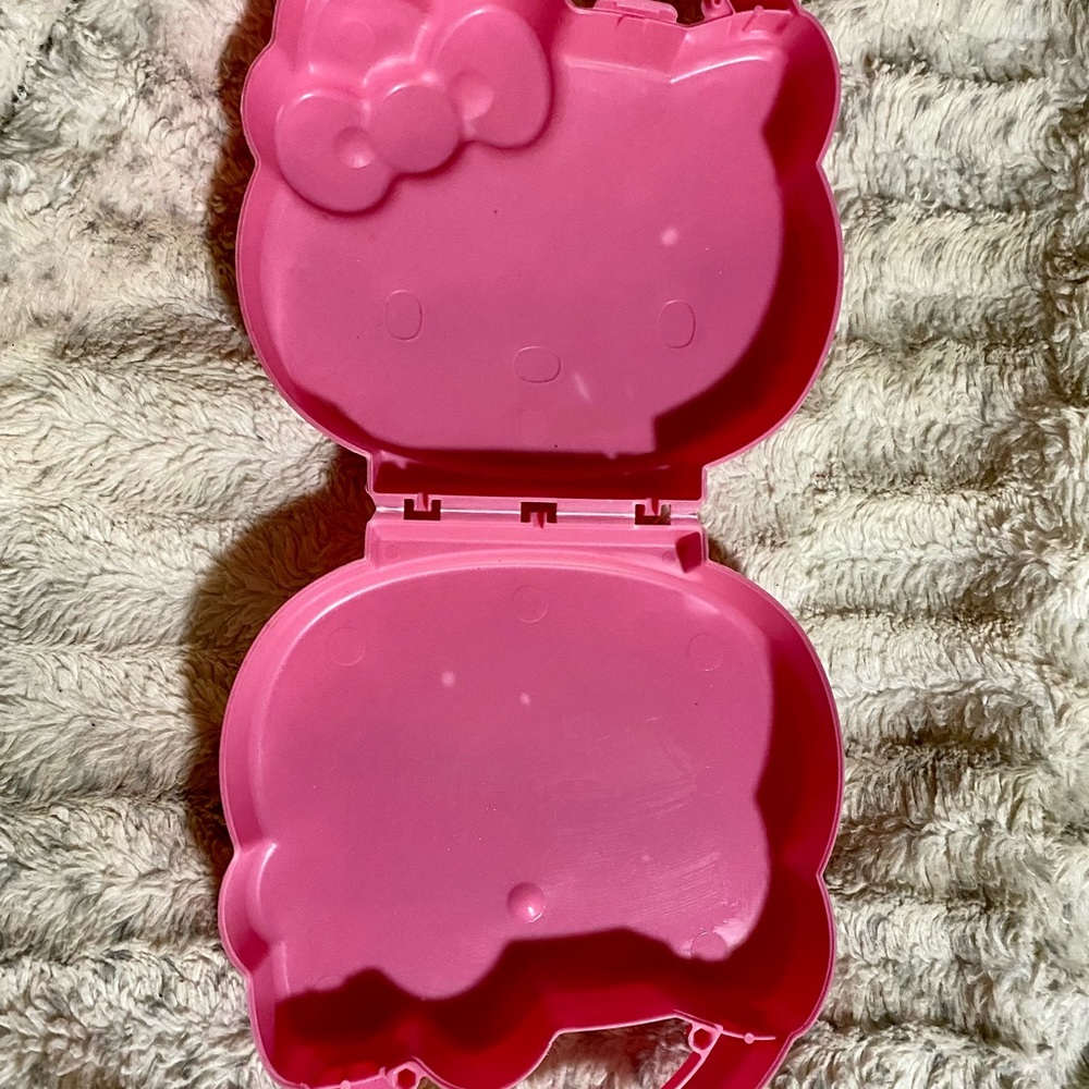 Hello Kitty Case - image 4